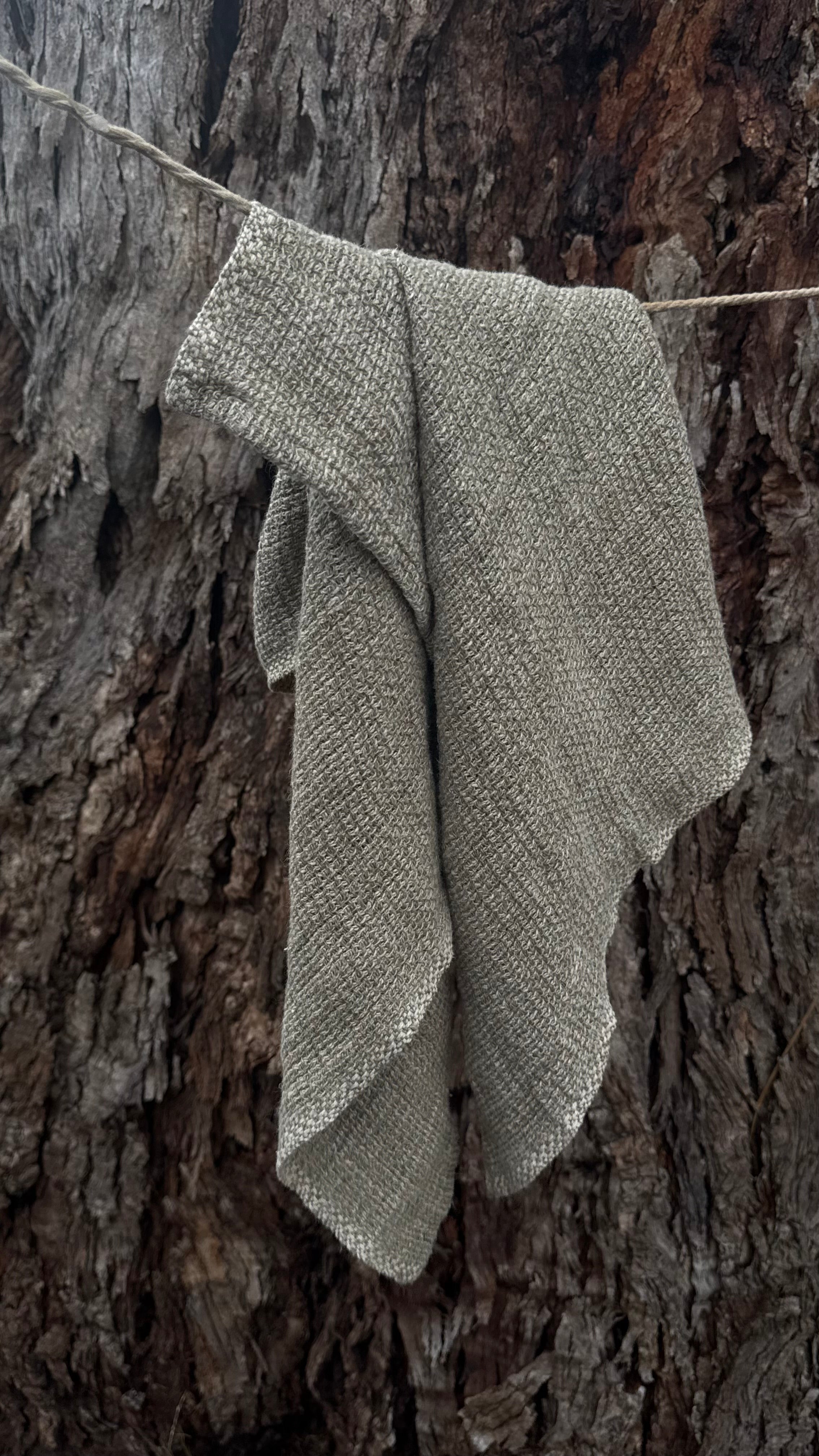 AUDREY LINEN HAND TOWEL